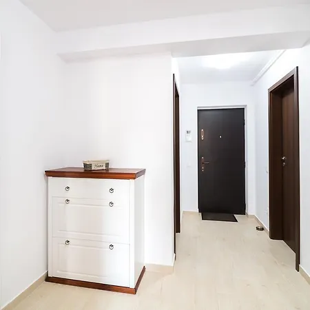 Apartament Brasov * Брашов